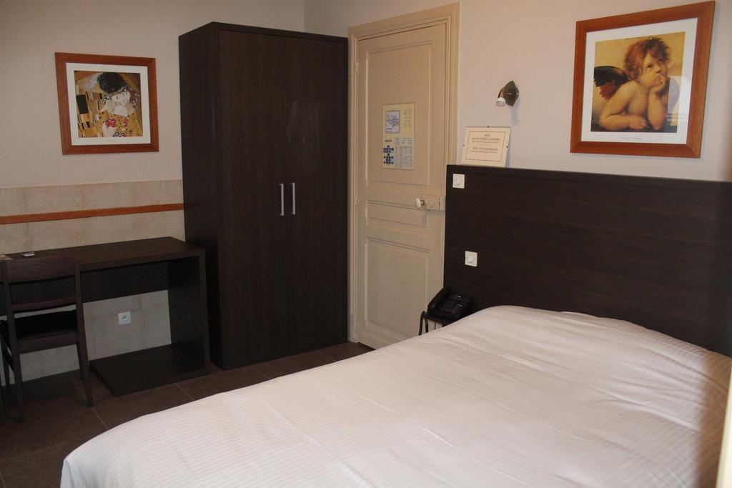 Auberge De La Fontaine Aubigny-sur-Nere Ngoại thất bức ảnh